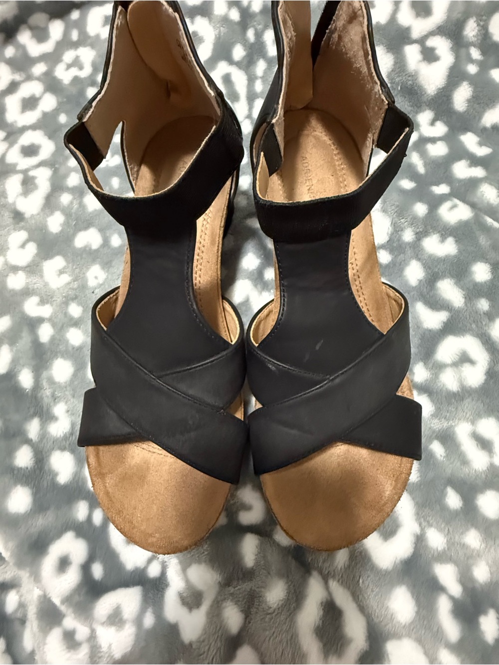 Adrienne Vittadini Black Crisscross T-Strap Sandals